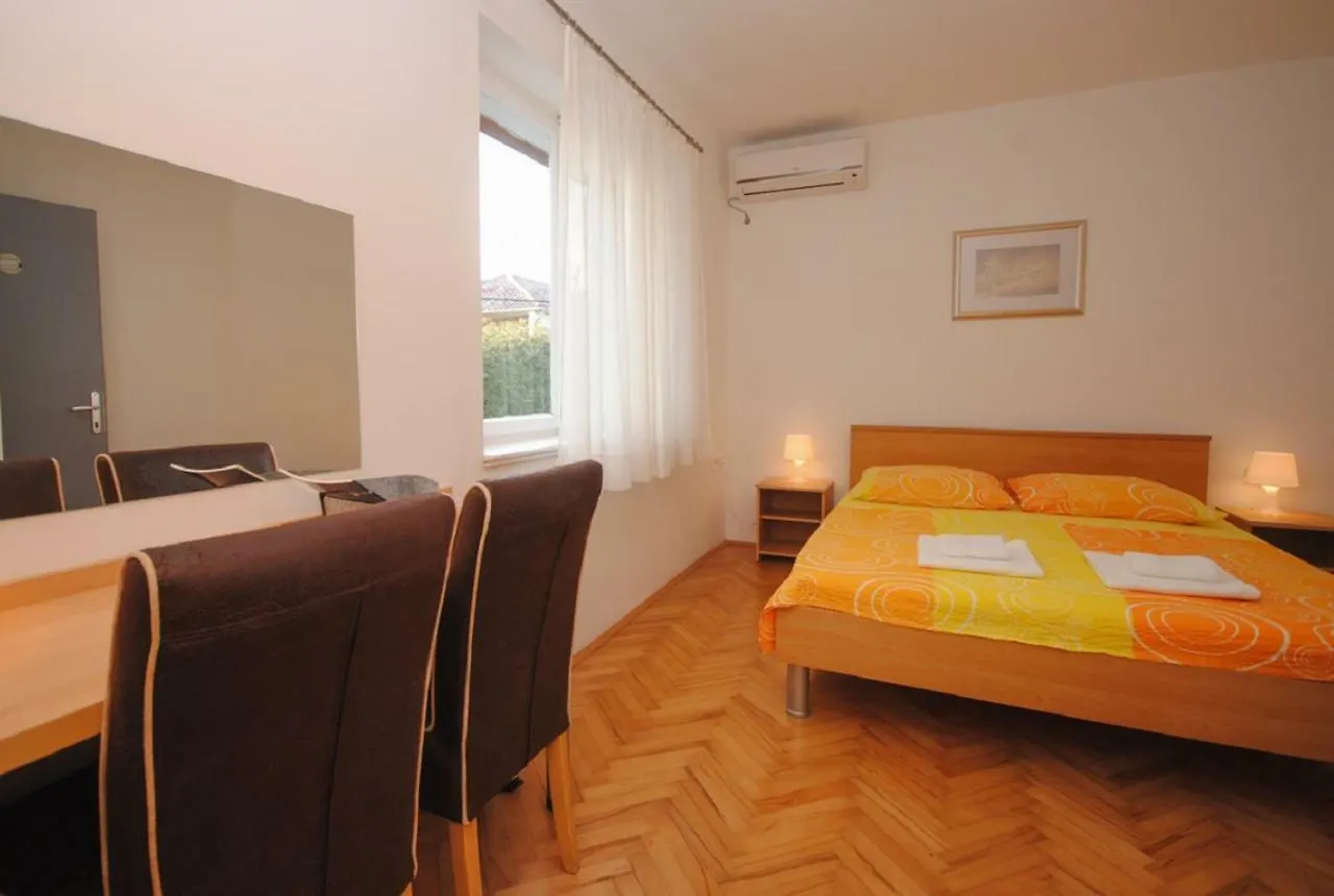 Guesthouse Jet Kastela Guest house